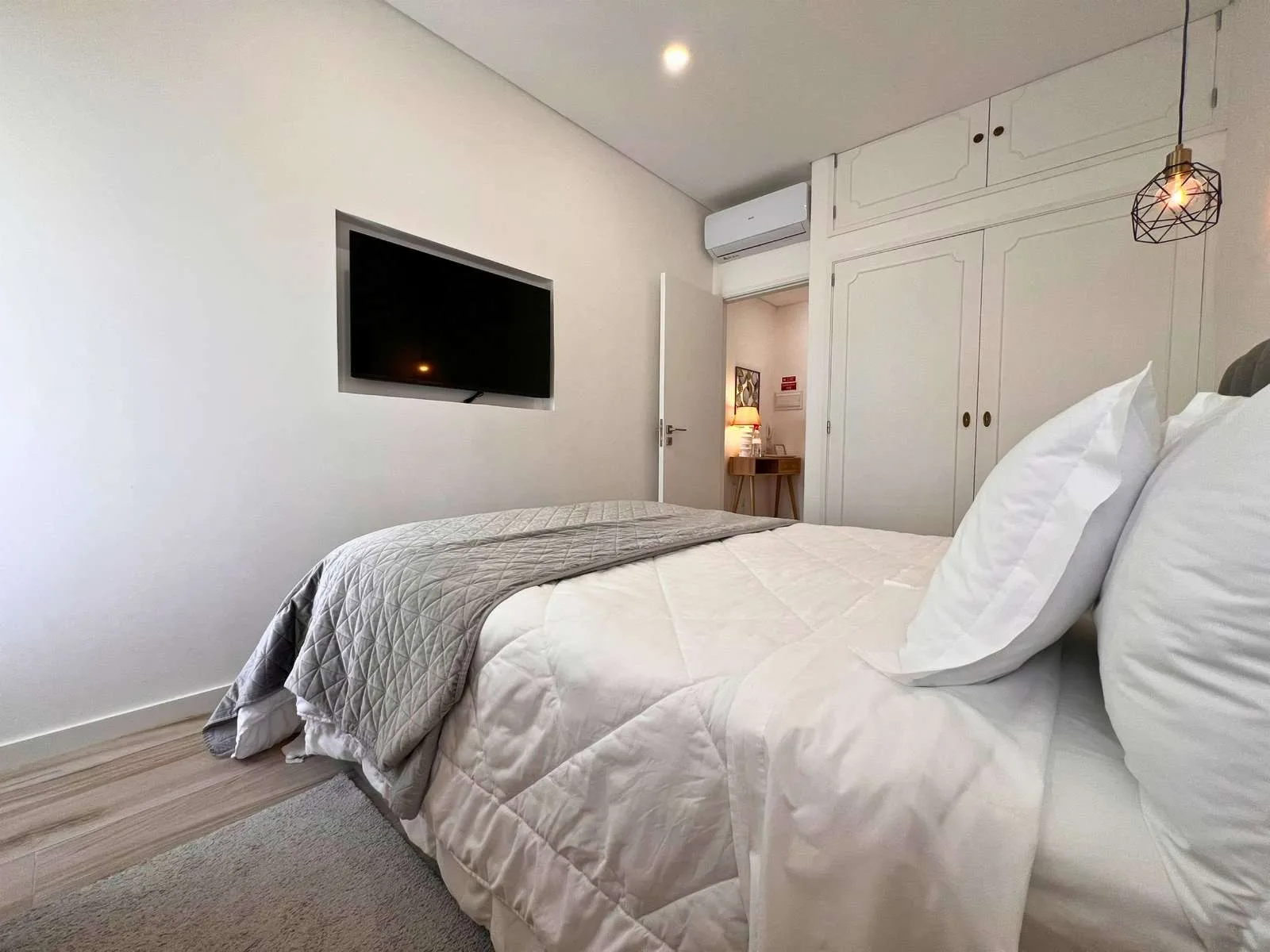 Timeless Beach V — interior 13